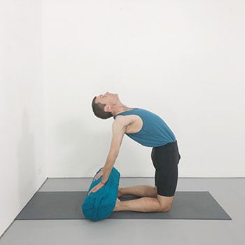 The Camel Pose : Ustrasana — Yoga Flower Paris