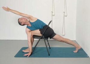 parivrtta parsvakonasana