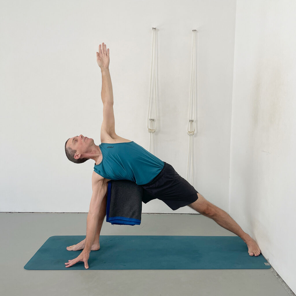 parsvakonasana variation with blanket