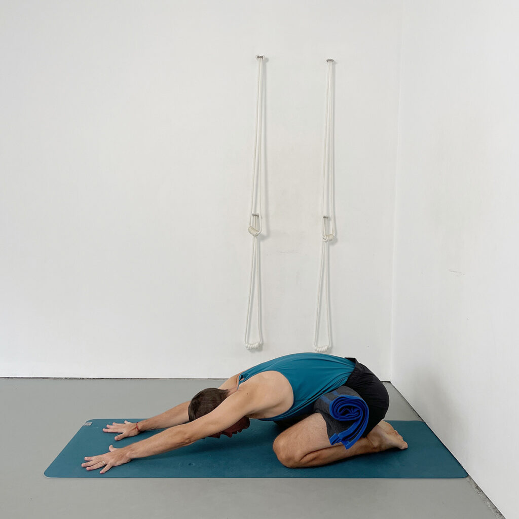 adho mukha virasana