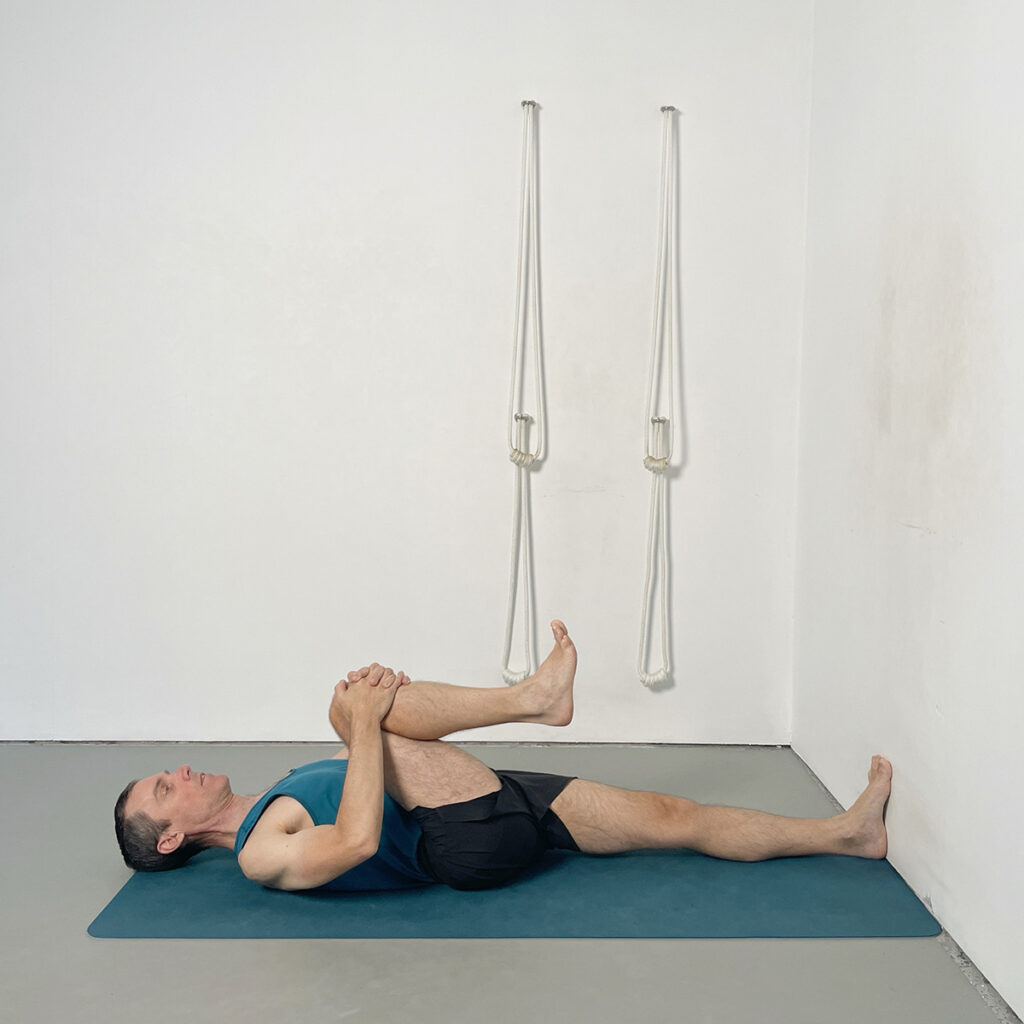 Eka Pada Pavanamuktasana 