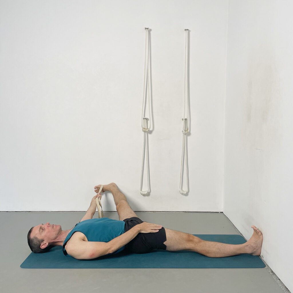 supta padangusthasana 2